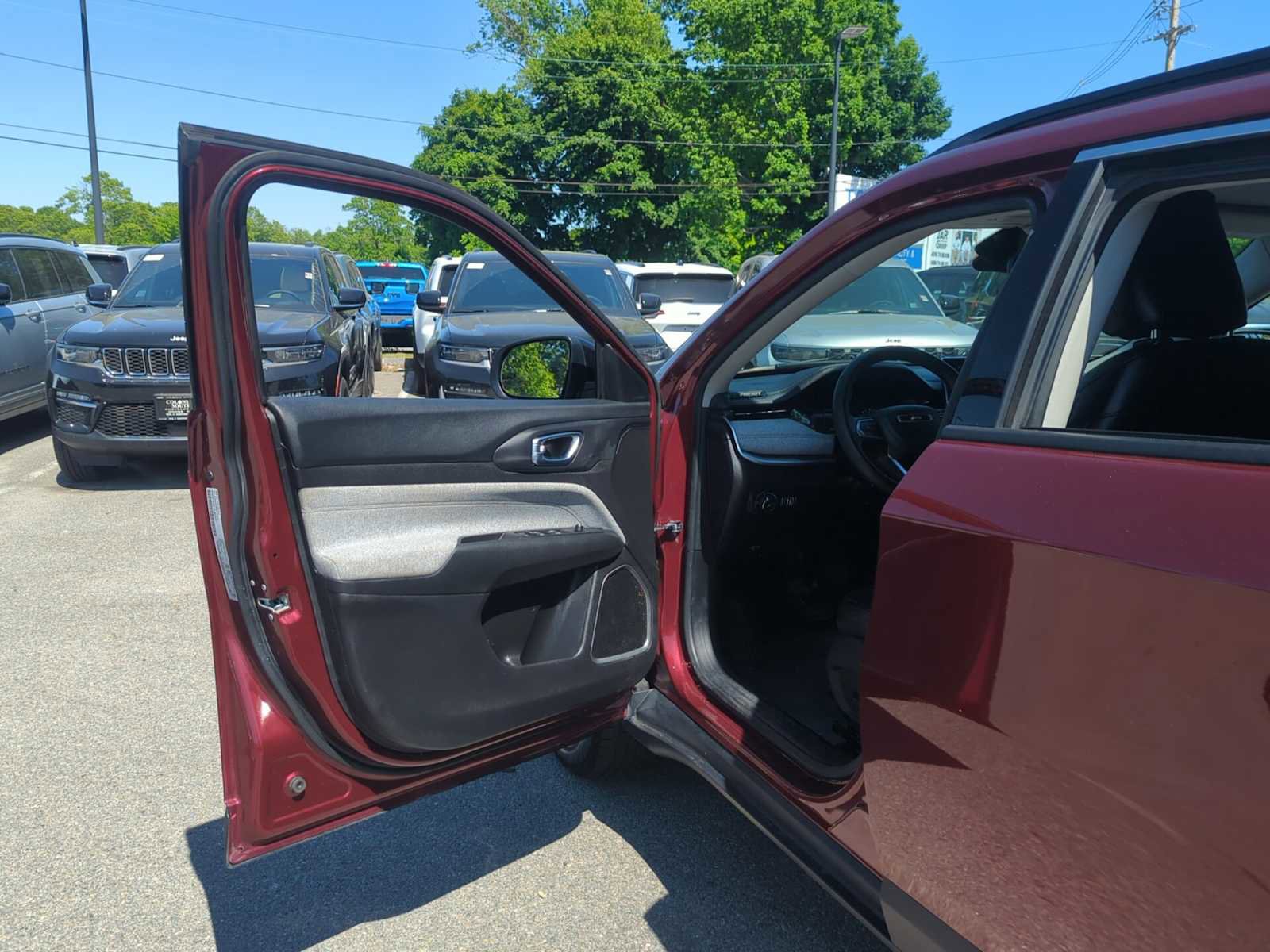 Used 2022 Jeep Compass Latitude AWD/4WD image 11