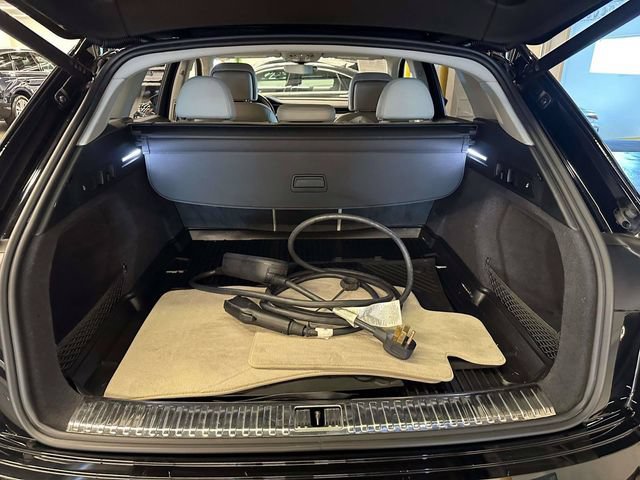 Certified 2024 Audi Q8 e-tron Premium Plus w/ Premium Plus Package AWD/4WD image 10