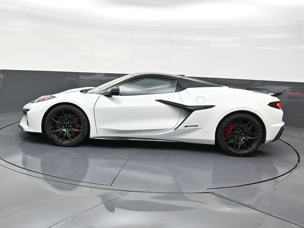 Used 2026 Chevrolet Corvette Z06 RWD image 2