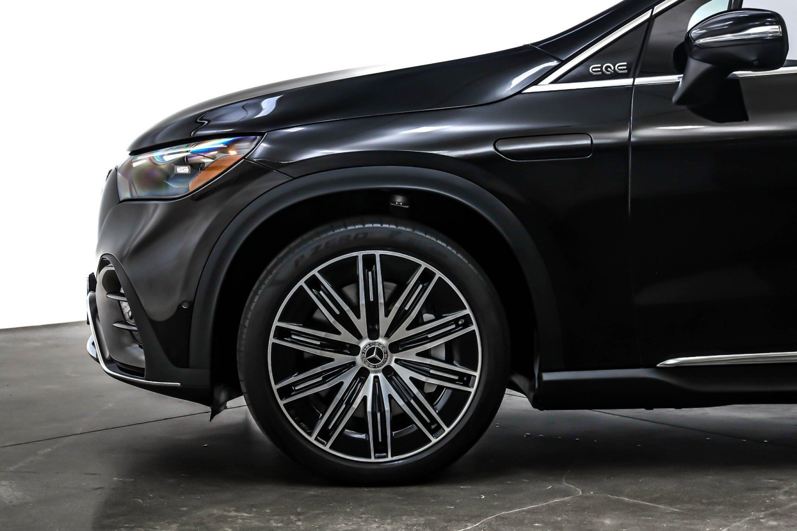 Used 2023 Mercedes-Benz EQE 350+ SUV image 10