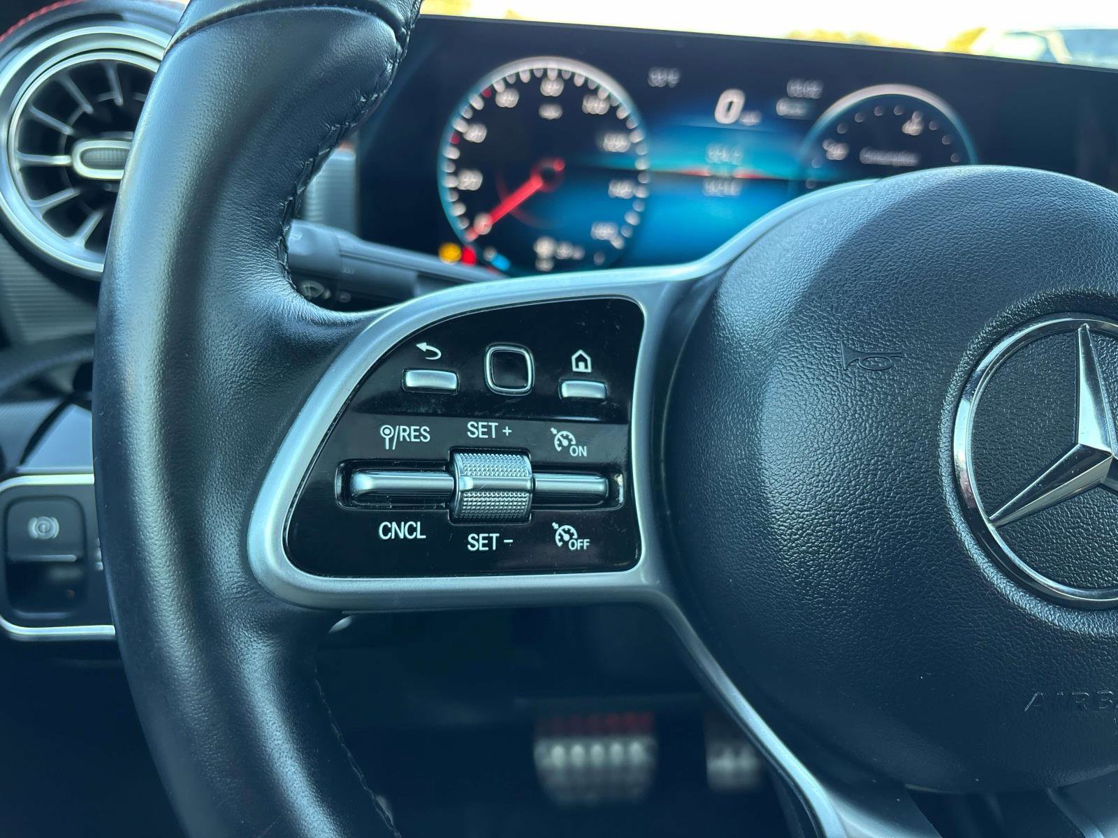 Used 2022 Mercedes-Benz CLA 250 4MATIC image 17