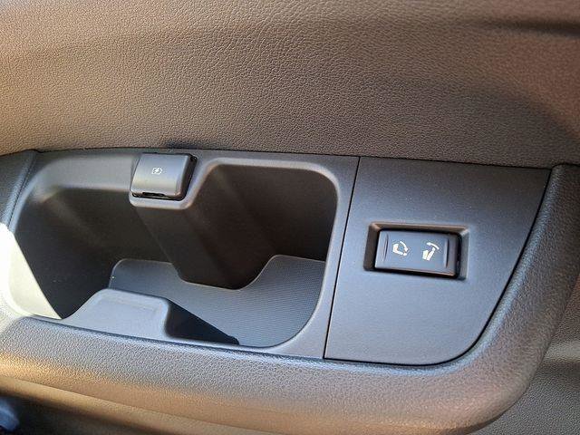 Used 2025 INFINITI QX80 Sensory image 11