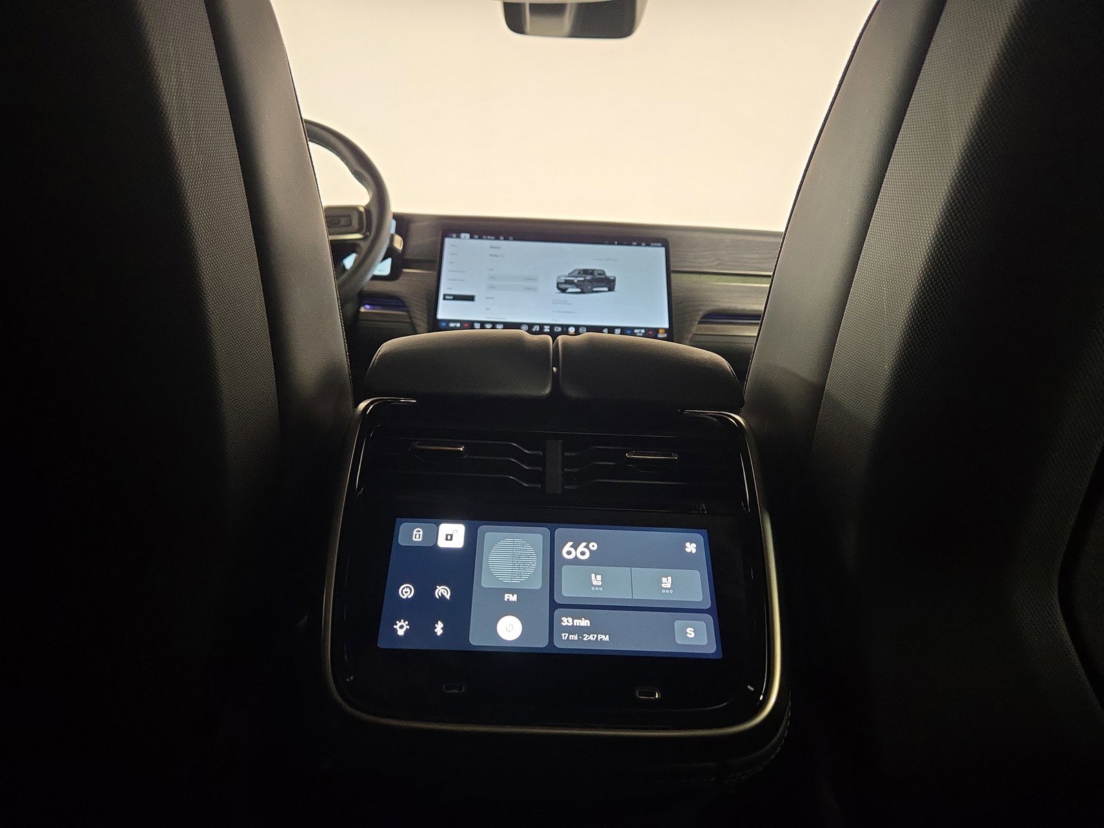 Used 2023 Rivian R1T Adventure image 28