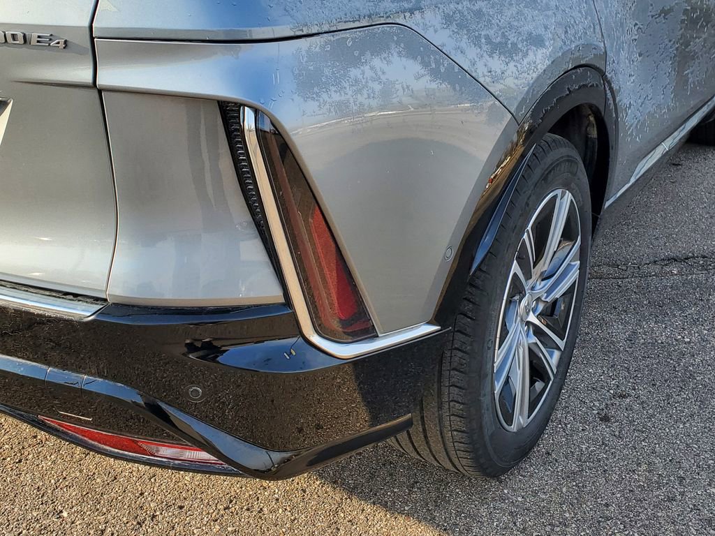 Used 2024 Cadillac Lyriq Luxury w/ LPO, Floor Liner Package image 11