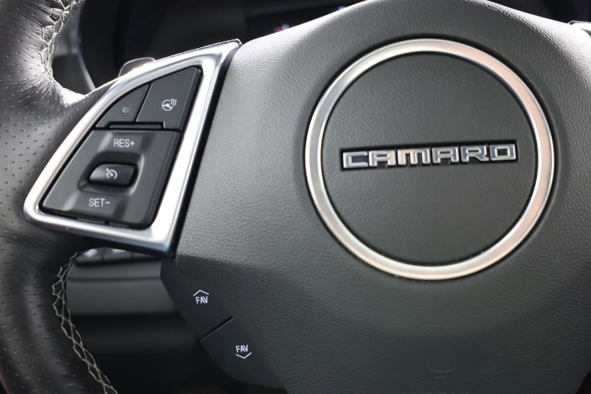 Used 2018 Chevrolet Camaro SS RWD image 28
