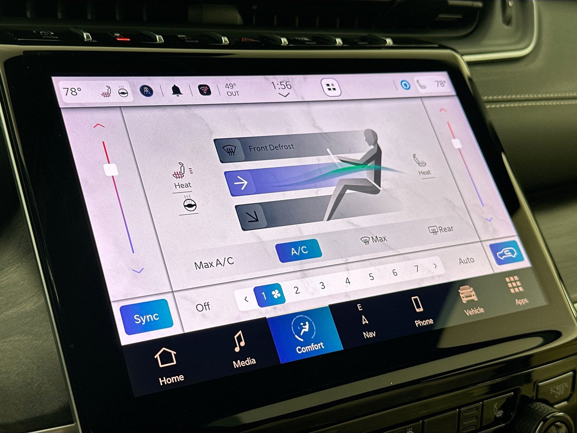 Used 2023 Jeep Grand Cherokee Limited w/ Black Appearance Package image 16