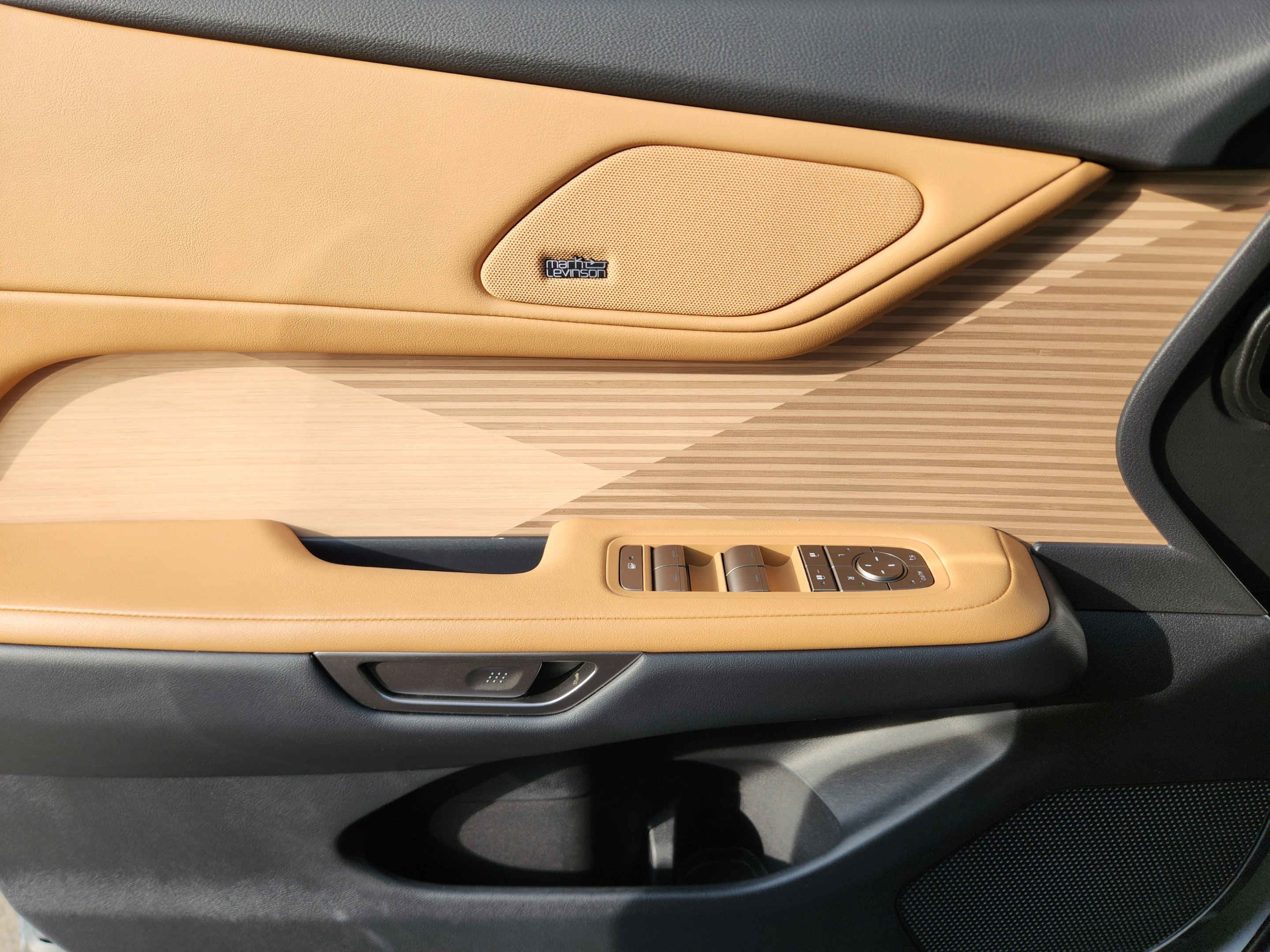 New 2026 Lexus ES 350e w/ Accessory Package (Z1) FWD image 13