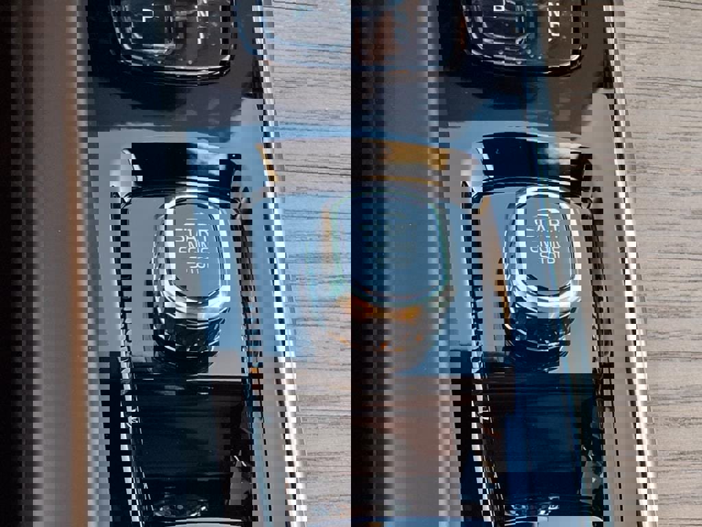 New 2026 Volvo XC60 B5 Plus w/ Protection Package Premier image 19