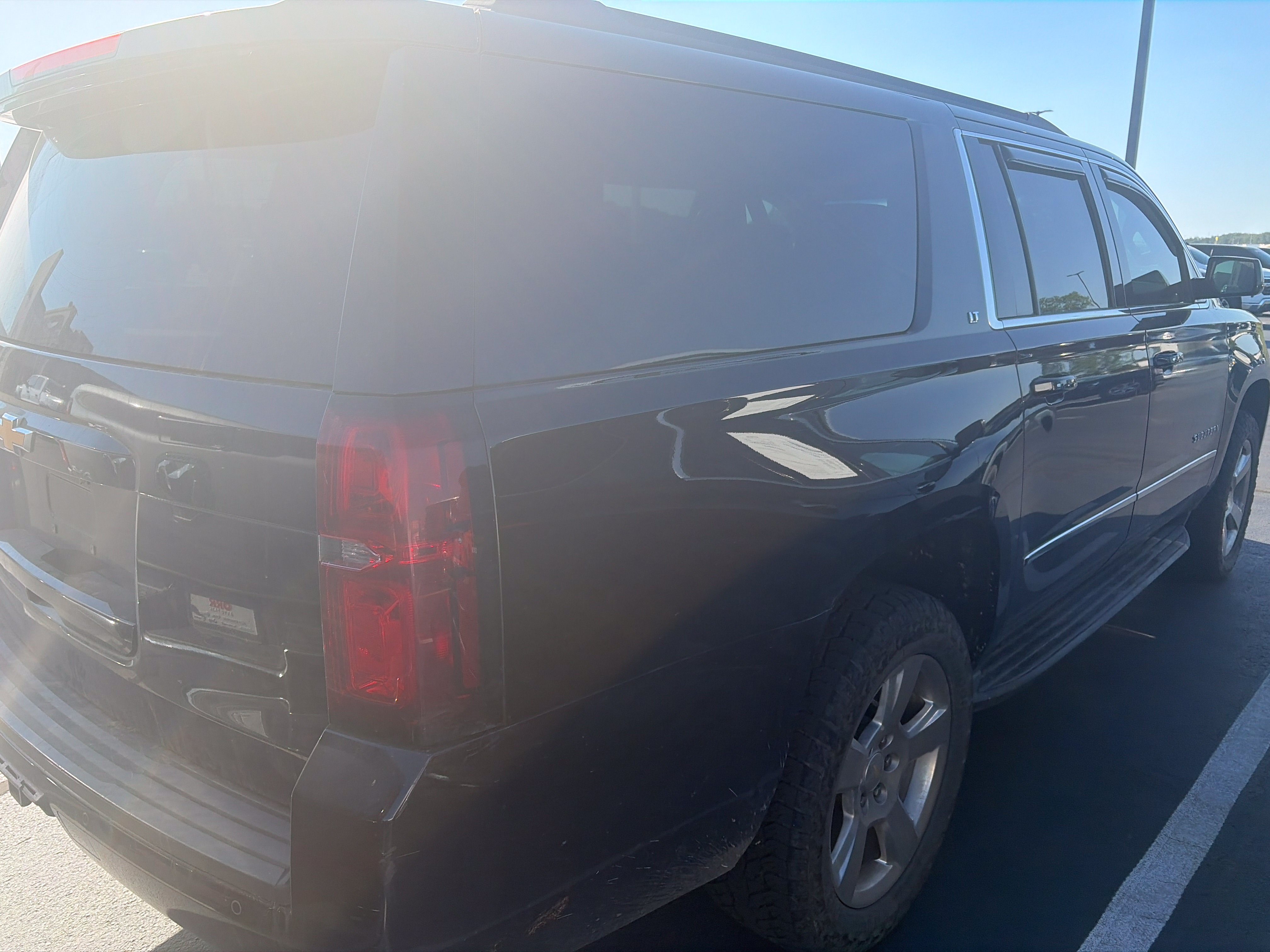 Used 2016 Chevrolet Suburban LT RWD image 6