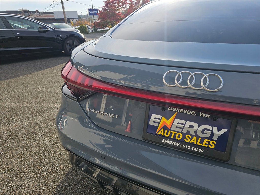 Used 2022 Audi e-tron GT Premium Plus image 16