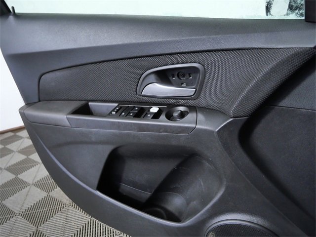 Used 2015 Chevrolet Cruze LT image 25