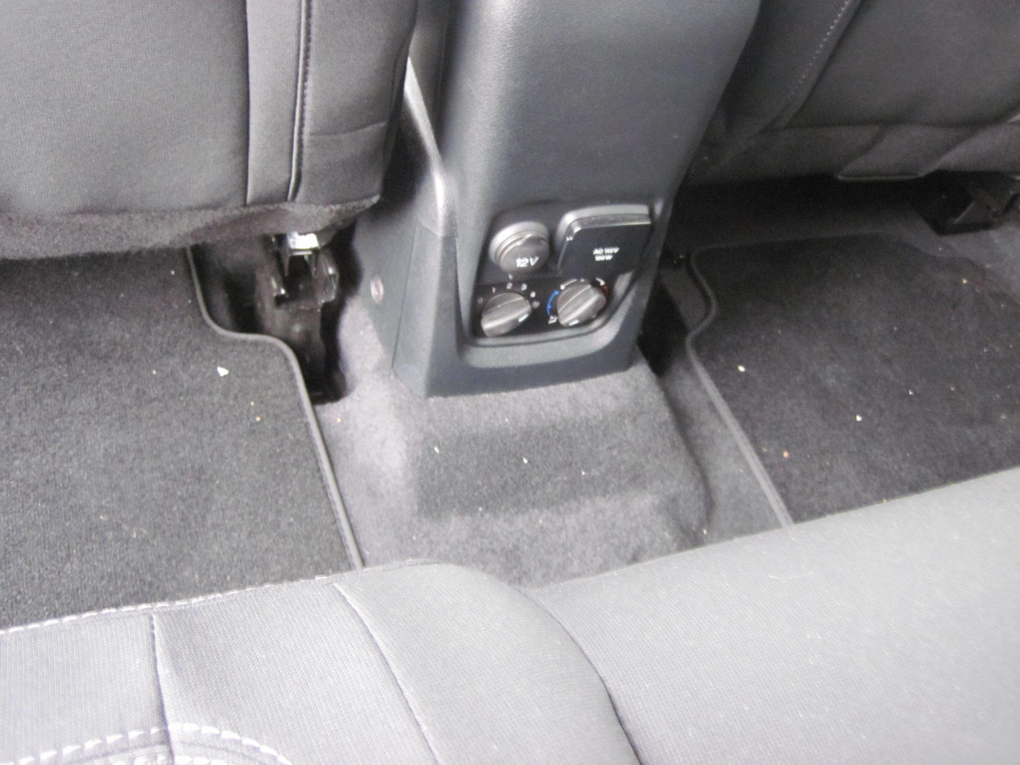 Used 2023 Ford Transit Connect XLT FWD image 12