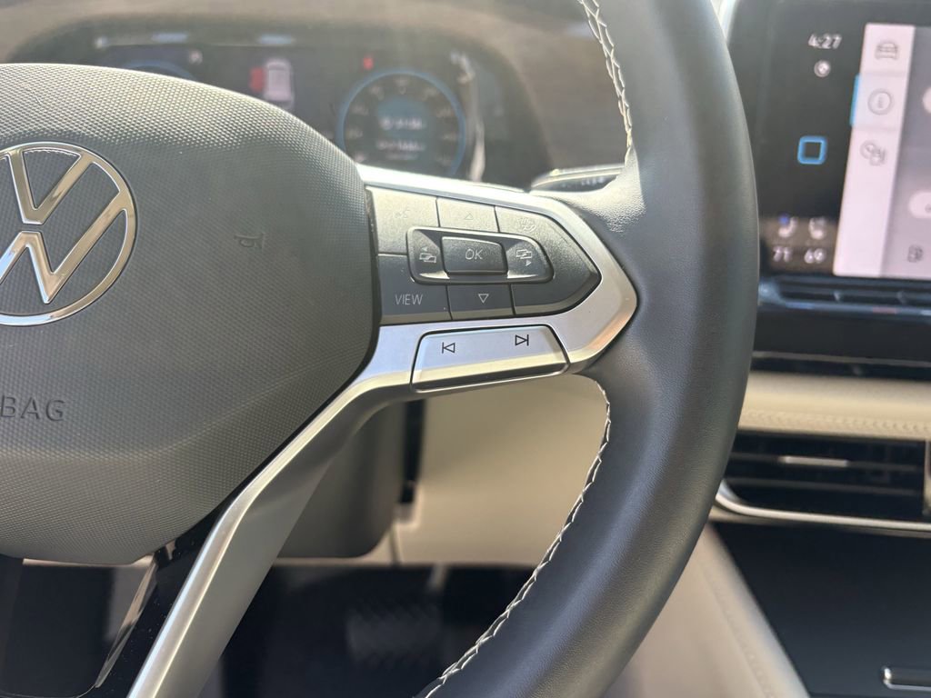 Used 2024 Volkswagen Atlas SE FWD image 17