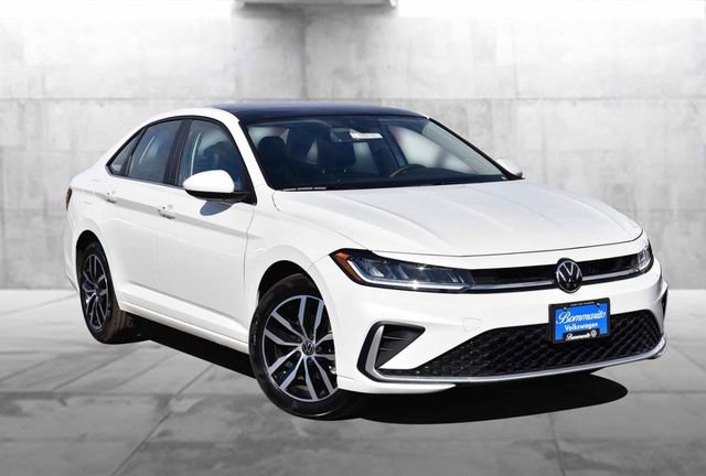 New 2026 Volkswagen Jetta SE image 2