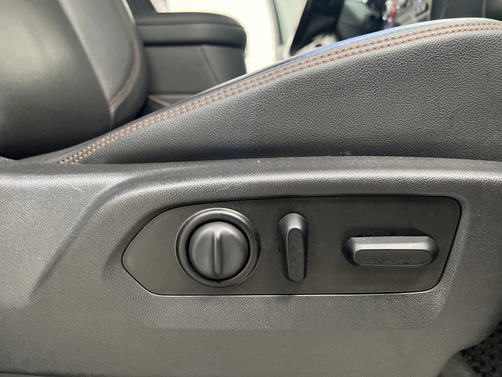 Used 2021 GMC Sierra 1500 AT4 w/ AT4 Value Package AWD/4WD image 26