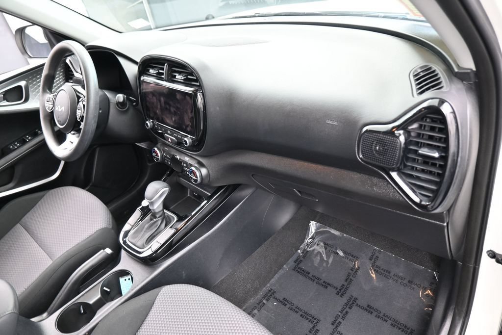 Used 2024 Kia Soul S FWD image 41