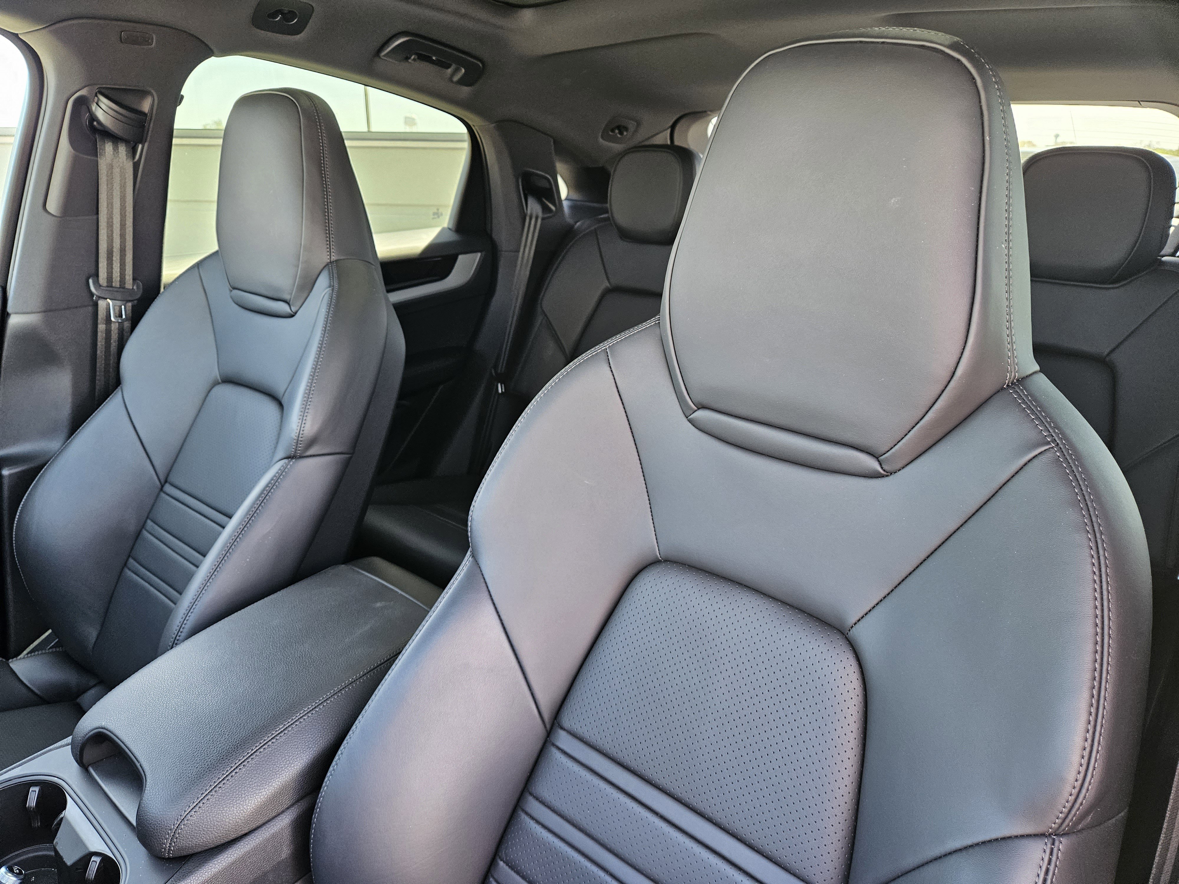 Used 2026 Porsche Cayenne image 6