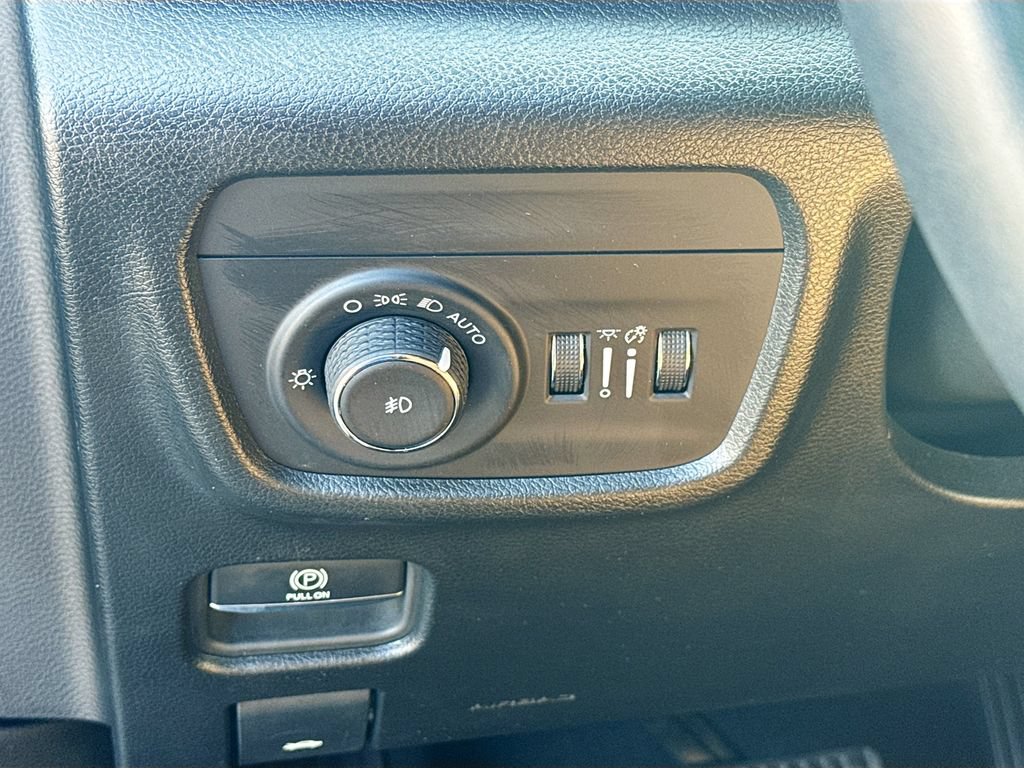 Used 2024 Jeep Grand Cherokee L Summit AWD/4WD image 11