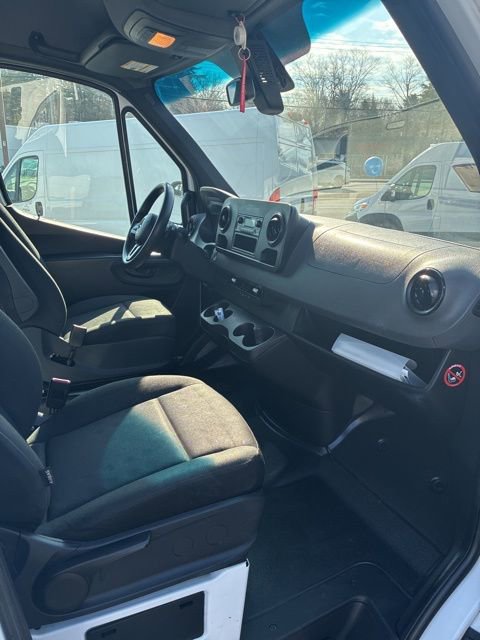 Used 2021 Mercedes-Benz Sprinter 2500 image 10