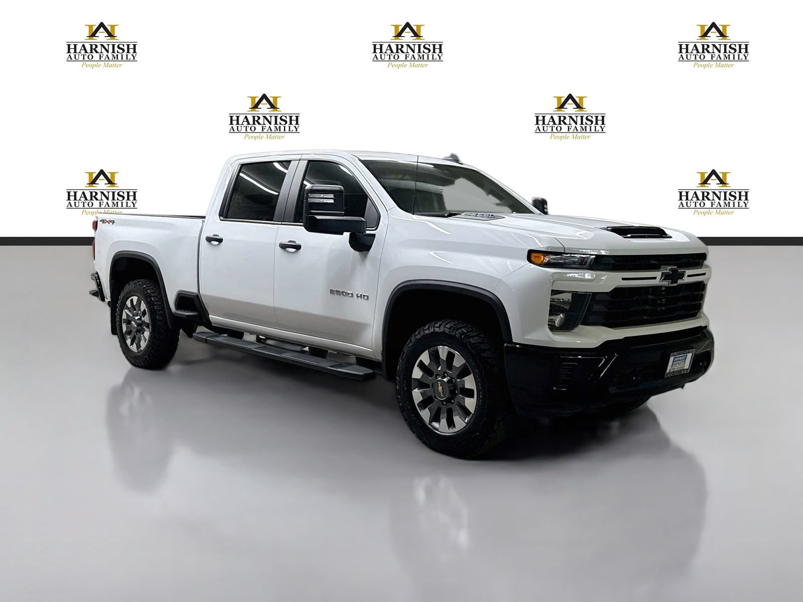 Used 2024 Chevrolet Silverado 2500 Custom AWD/4WD image 3