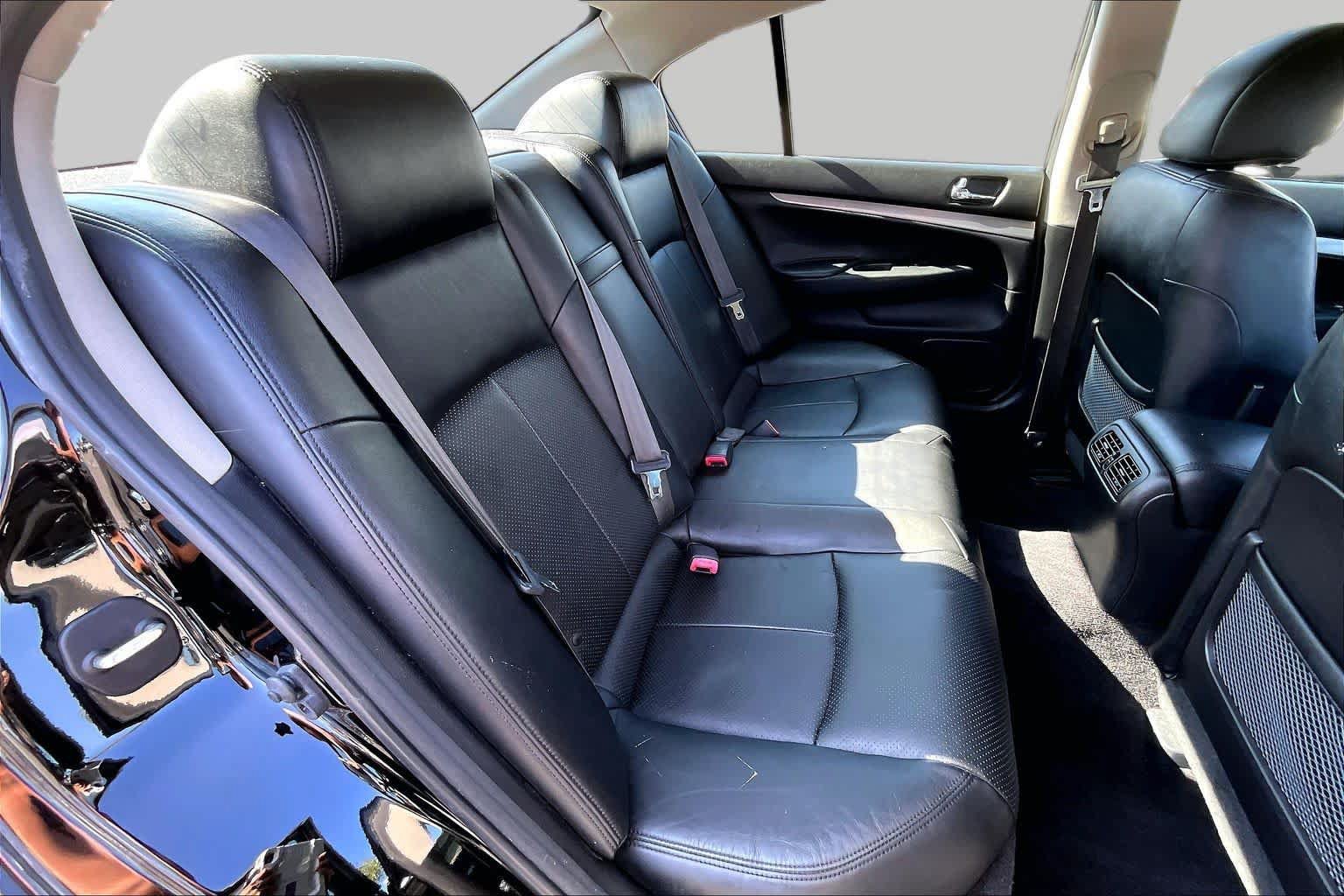 Used 2011 INFINITI G25 Journey w/ Moonroof Pkg RWD image 19