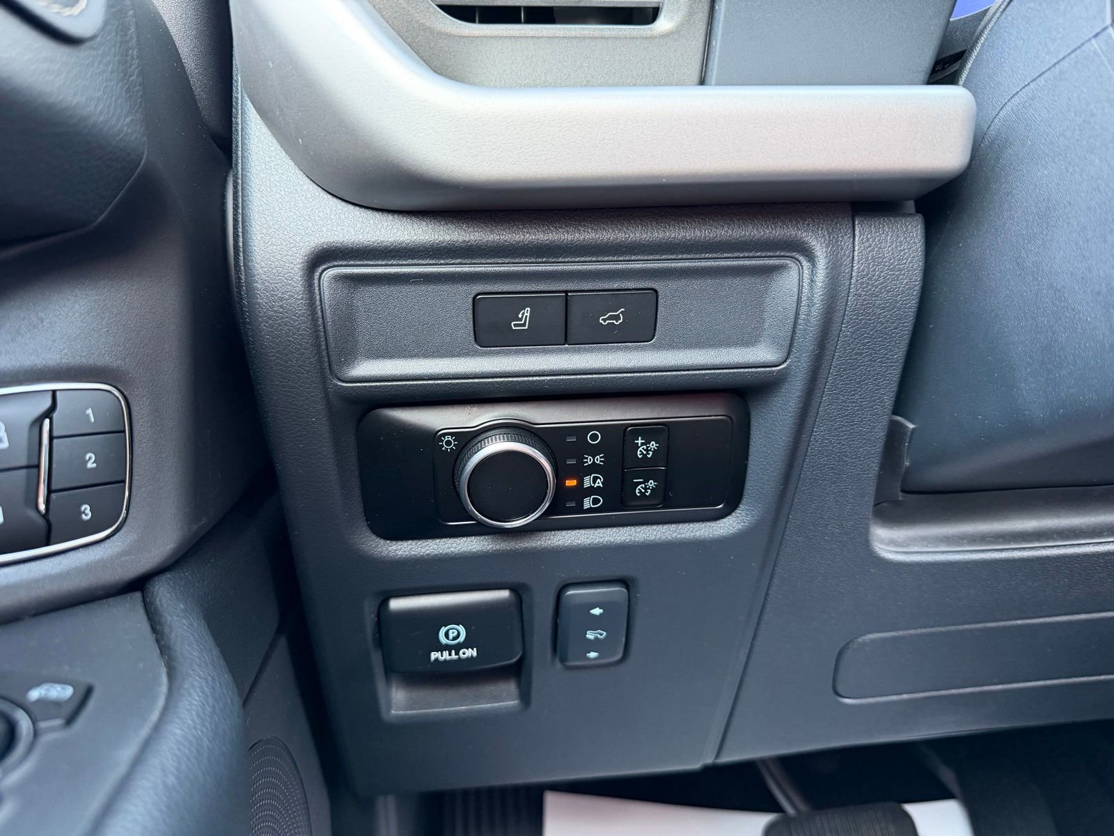 Used 2024 Ford Expedition XLT AWD/4WD image 28