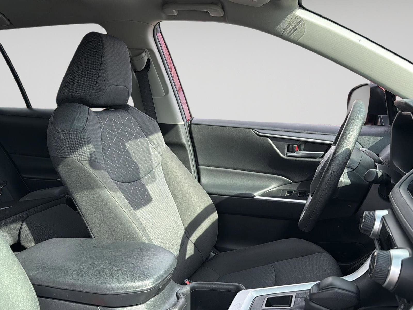 Used 2025 Toyota RAV4 XLE image 14