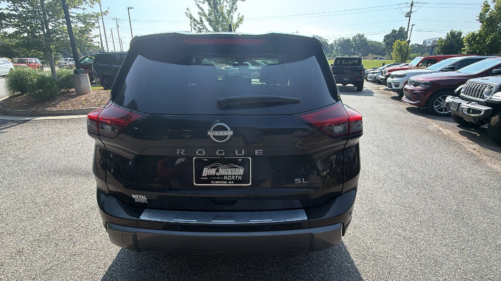 Used 2025 Nissan Rogue SL w/ SL Premium Package FWD image 9