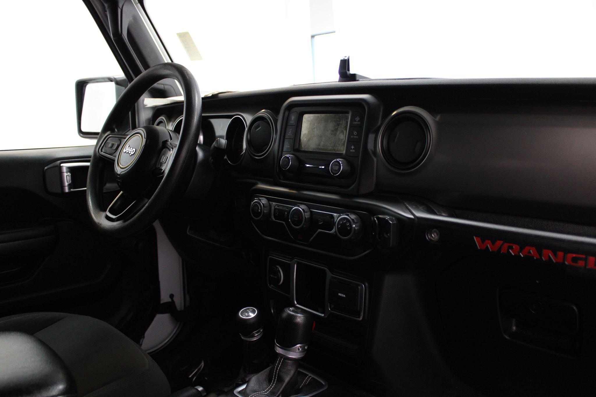 Used 2018 Jeep Wrangler Unlimited Sport image 25