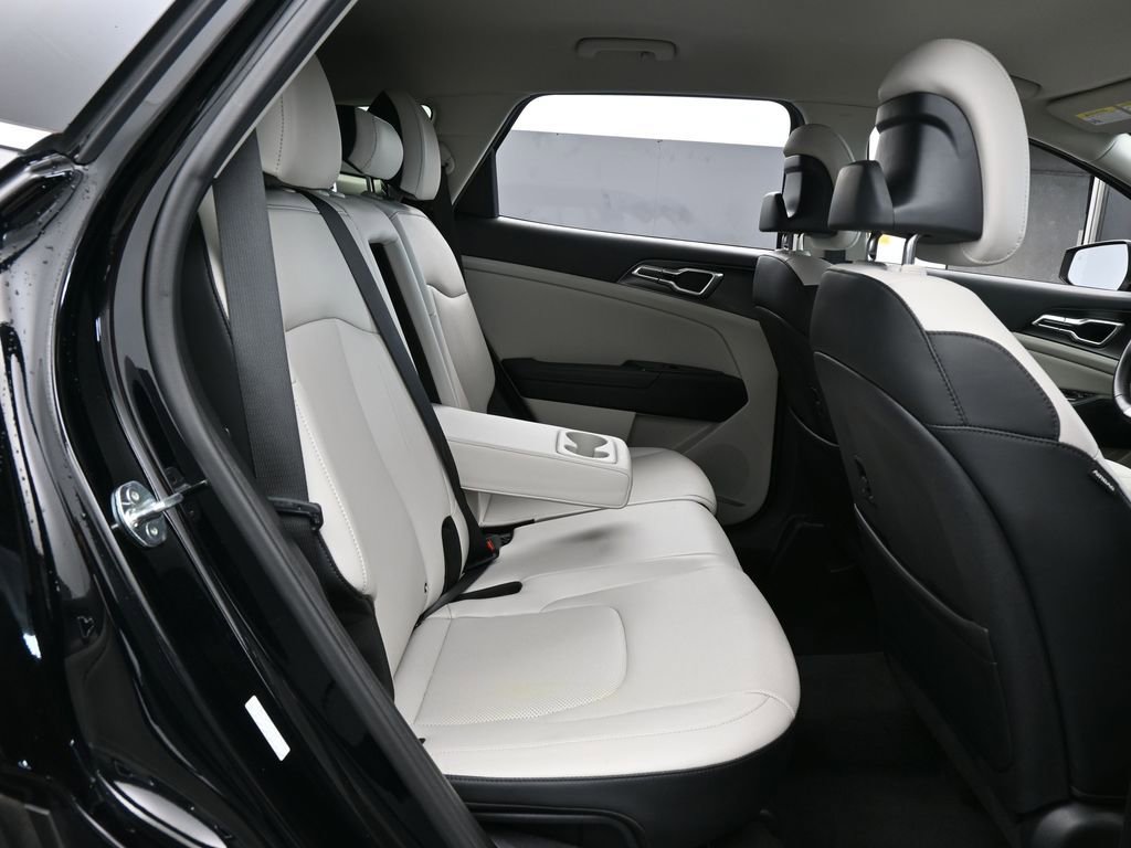 Used 2023 Kia Sportage EX image 45