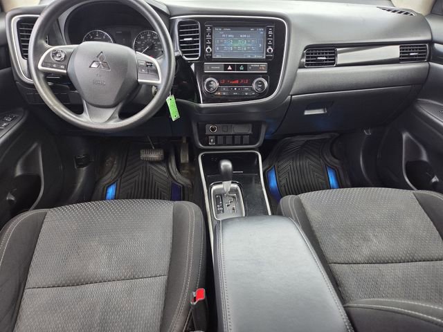 Used 2019 Mitsubishi Outlander SE image 7
