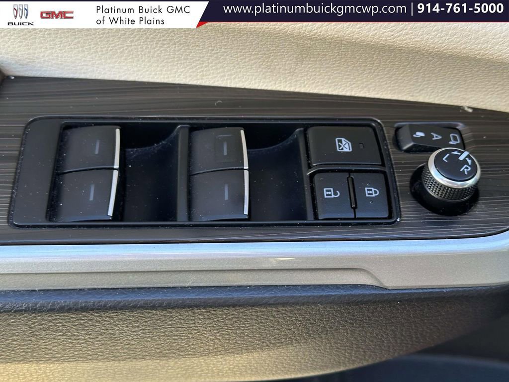 Used 2022 Toyota Sienna Platinum image 18