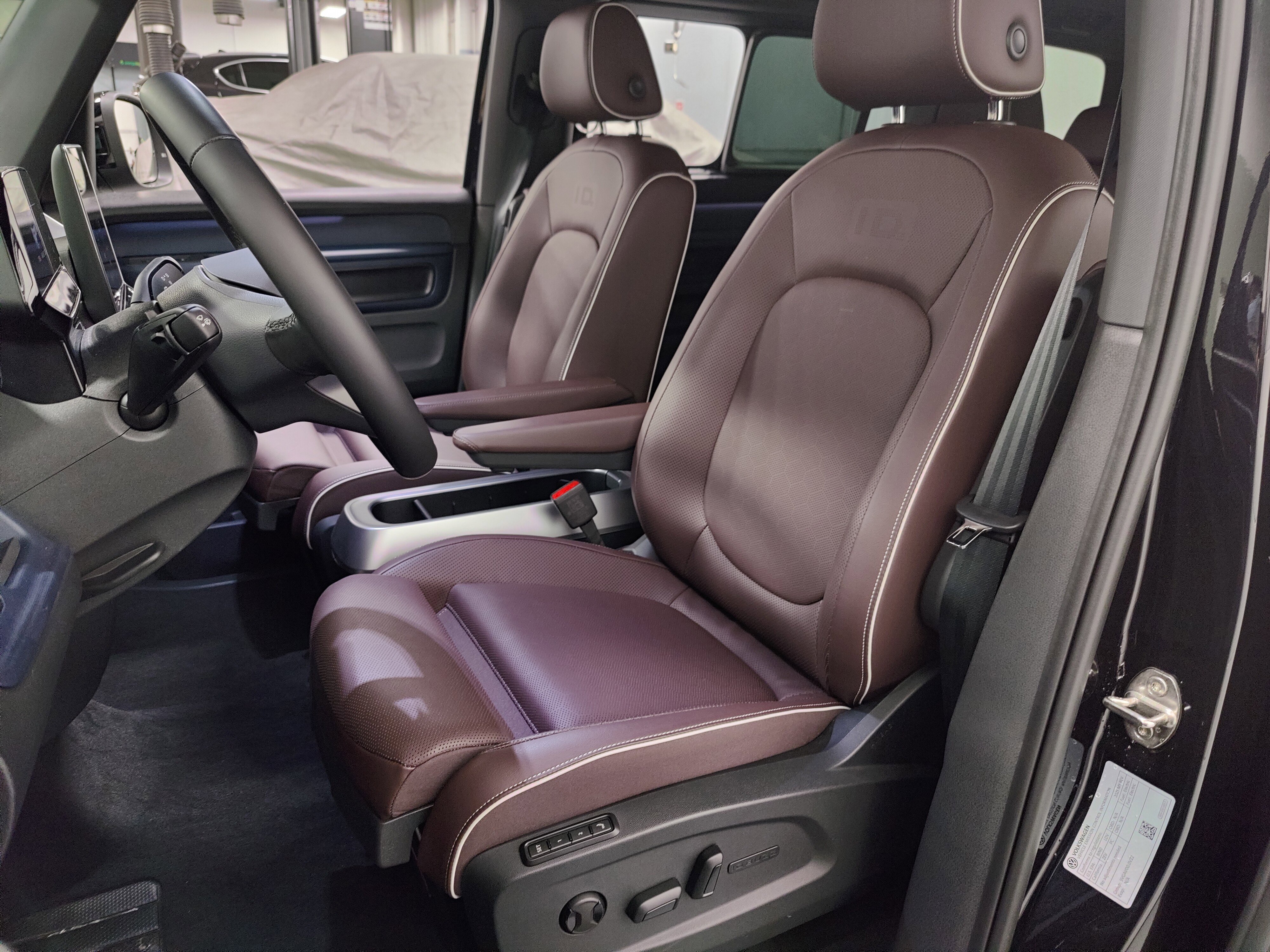 Used 2025 Volkswagen ID. Buzz Pro S image 10