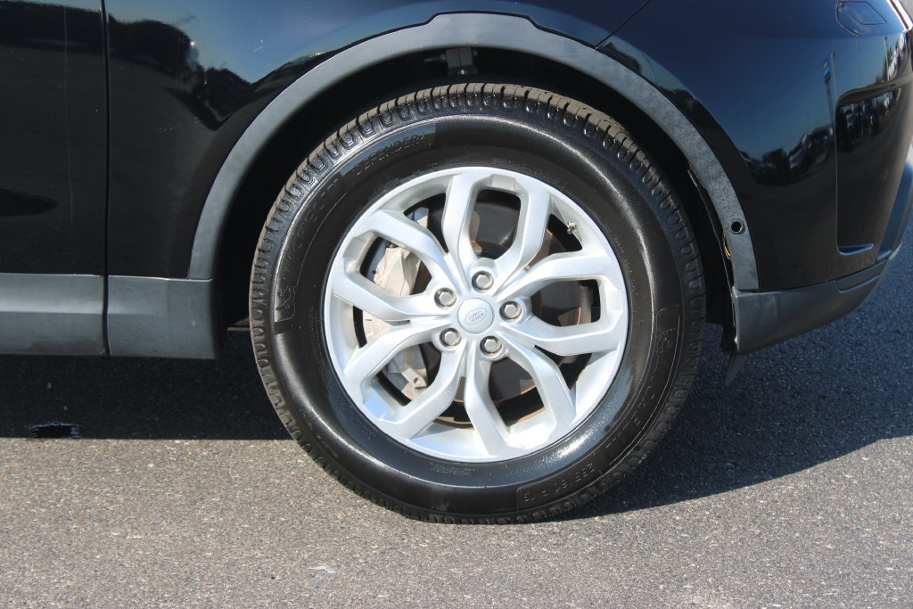 Used 2019 Land Rover Discovery SE AWD/4WD image 12
