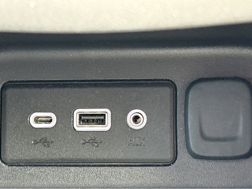 Used 2024 Chevrolet Equinox LT FWD image 41