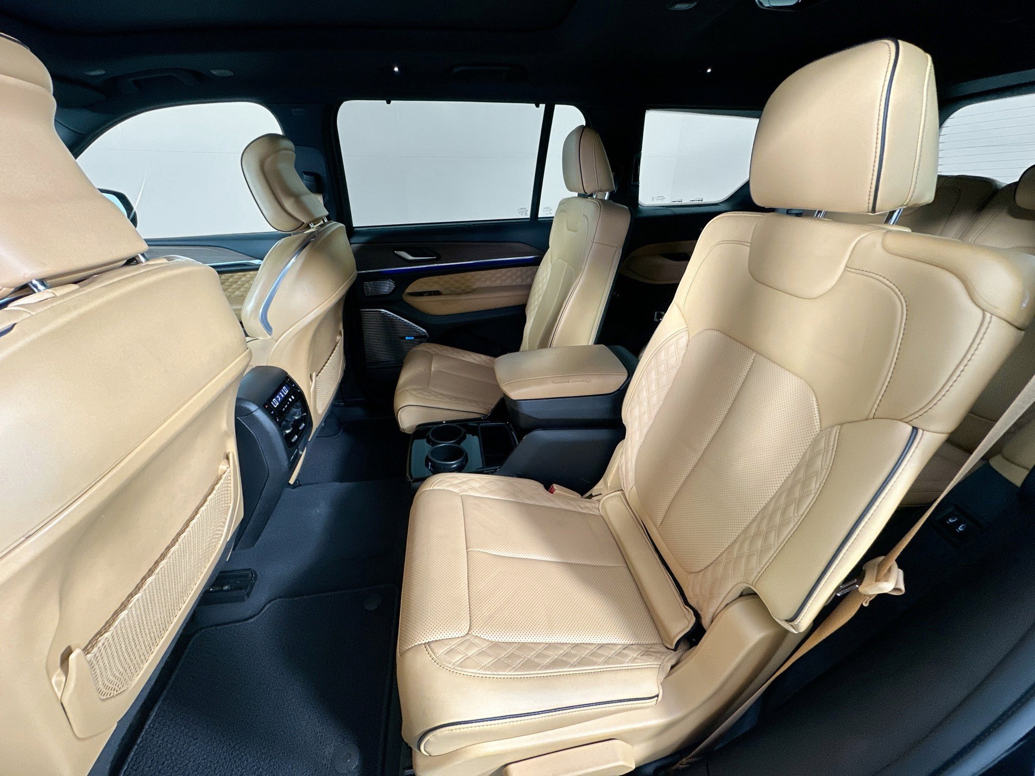 Used 2023 Jeep Grand Cherokee L Summit w/ Advanced Protech Group IV image 26