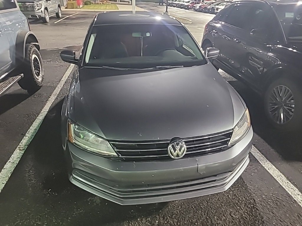 Used 2017 Volkswagen Jetta S image 4