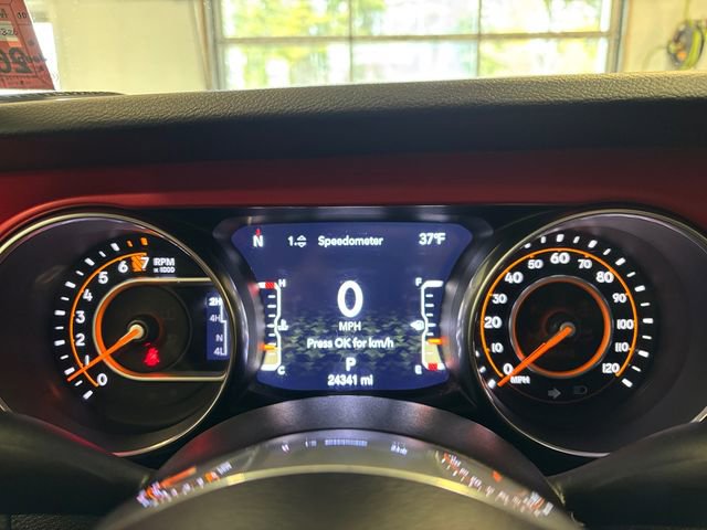 Used 2023 Jeep Gladiator Rubicon w/ Cold Weather Group AWD/4WD image 17