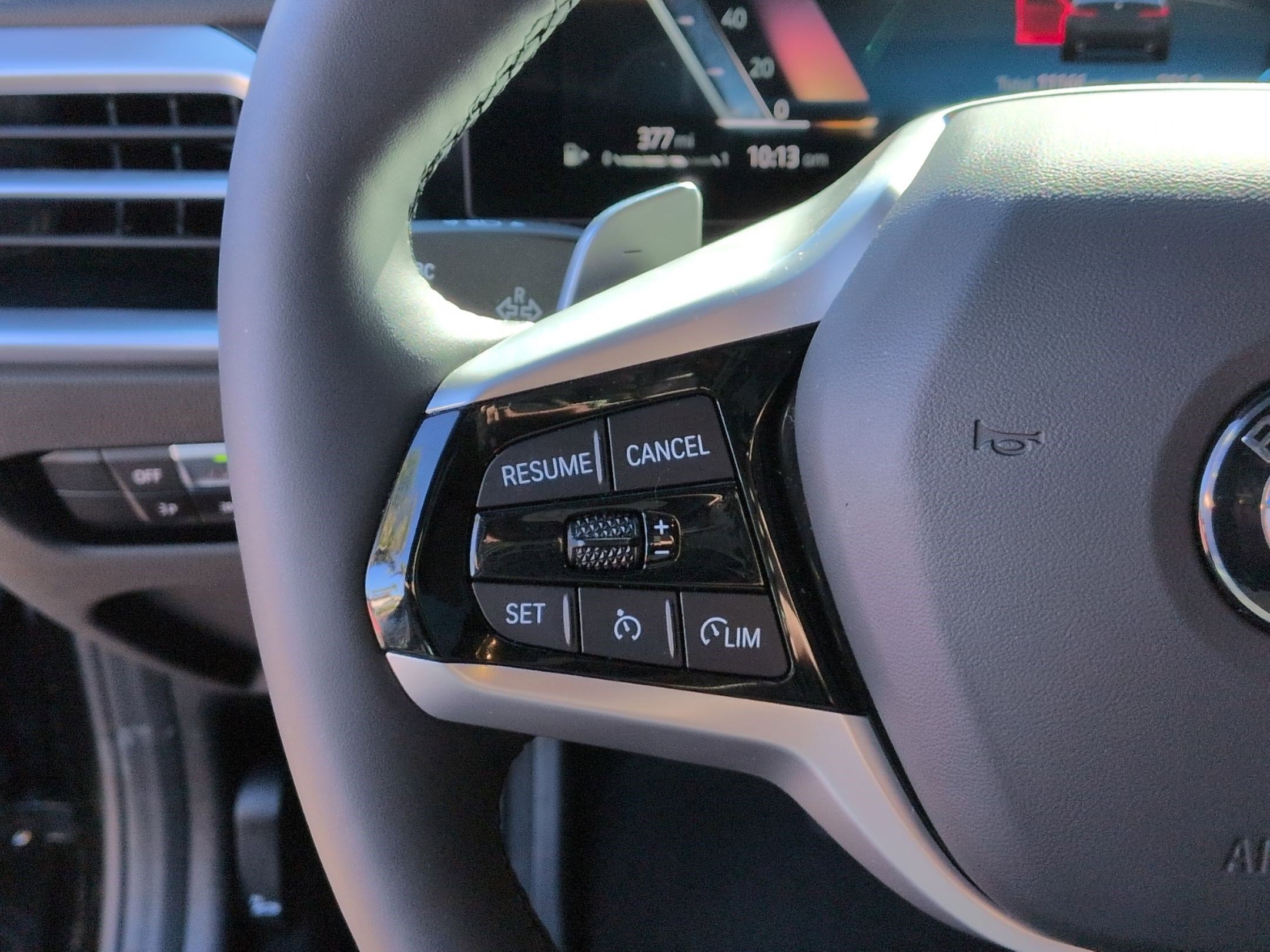 Used 2025 BMW 330i Sedan w/ Convenience Package image 19