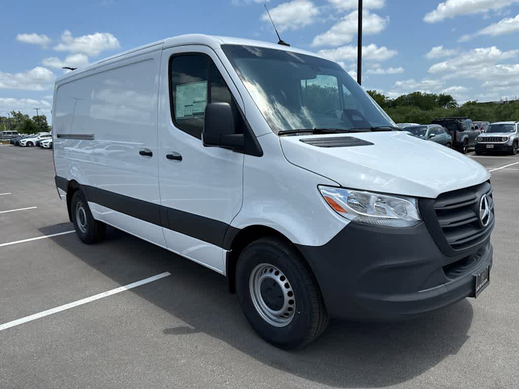 Used 2025 Mercedes-Benz Sprinter 2500 image 4
