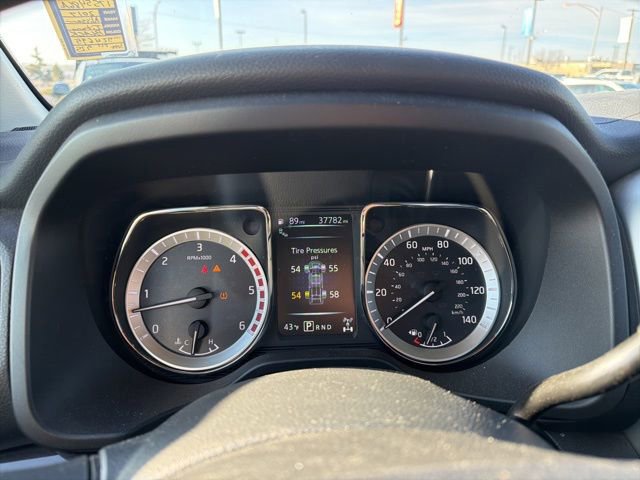 Used 2017 Nissan Titan SV image 36