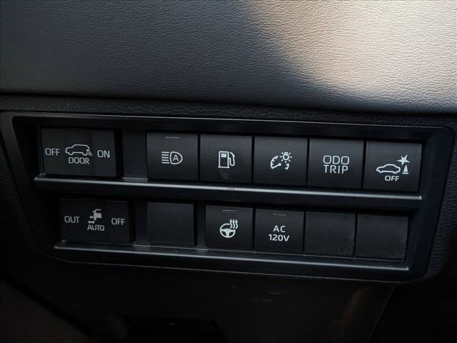 Used 2023 Toyota Sequoia Platinum AWD/4WD image 18