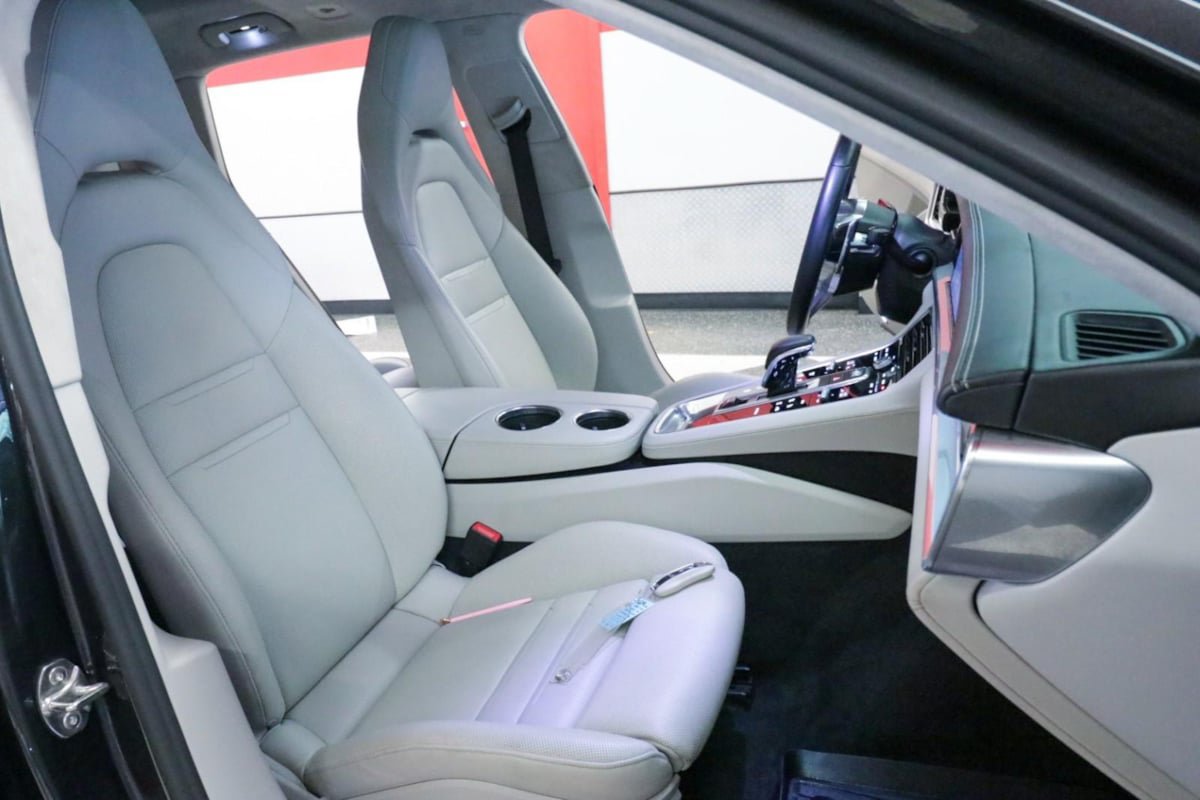 Used 2018 Porsche Panamera Turbo Sport Turismo AWD/4WD image 29