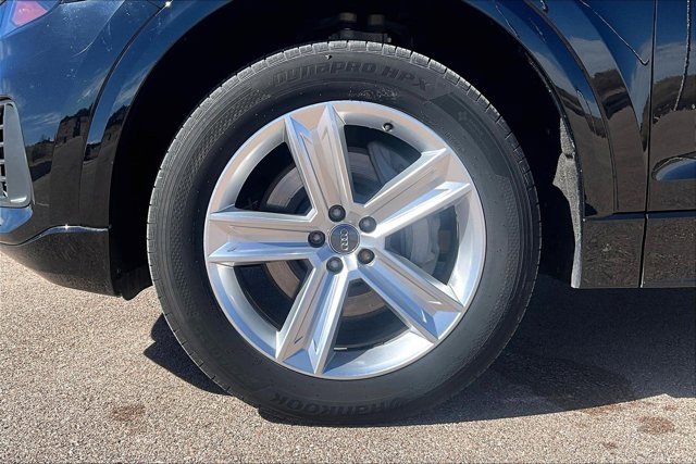 Used 2019 Audi Q8 Premium image 34