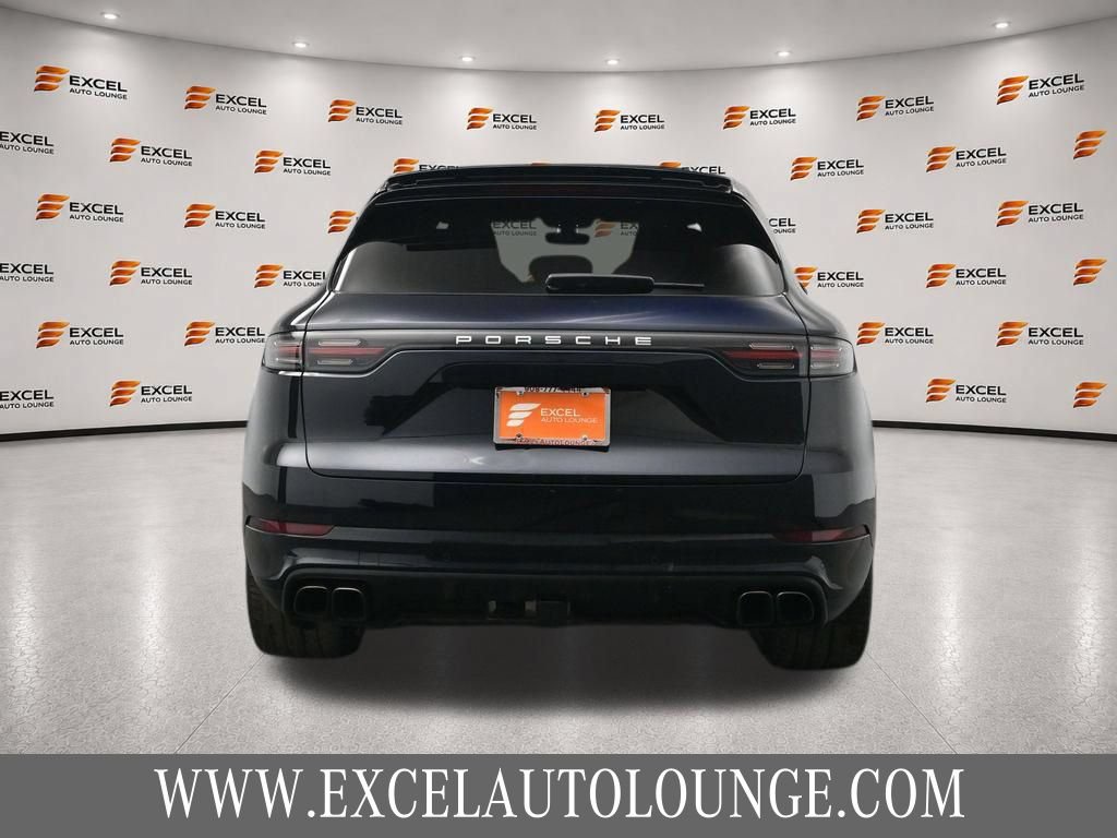 Used 2021 Porsche Cayenne Turbo w/ Premium Package Plus AWD/4WD image 4
