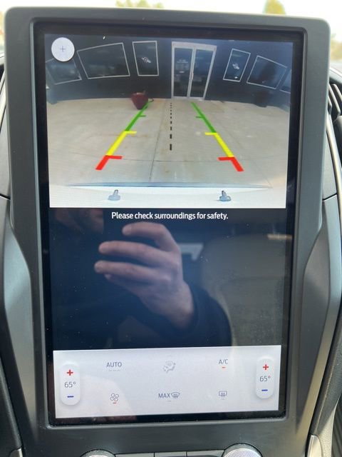 Used 2022 Ford Edge SE image 25