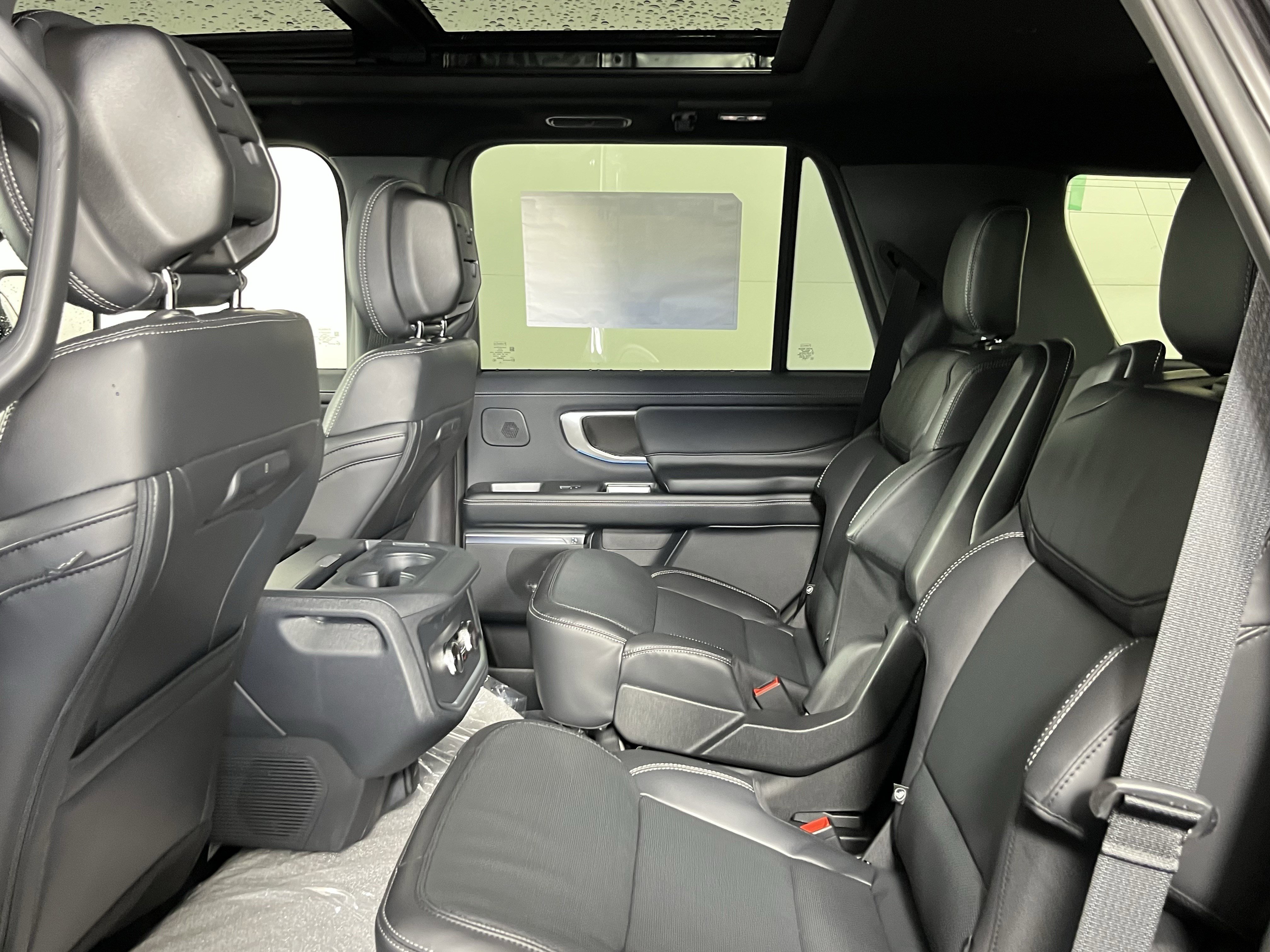 New 2026 Ford Expedition Platinum w/ Stealth Performance Package AWD/4WD image 12