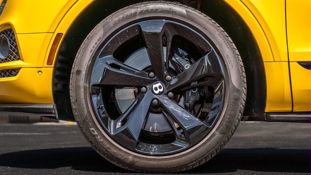 Used 2019 Bentley Bentayga image 11