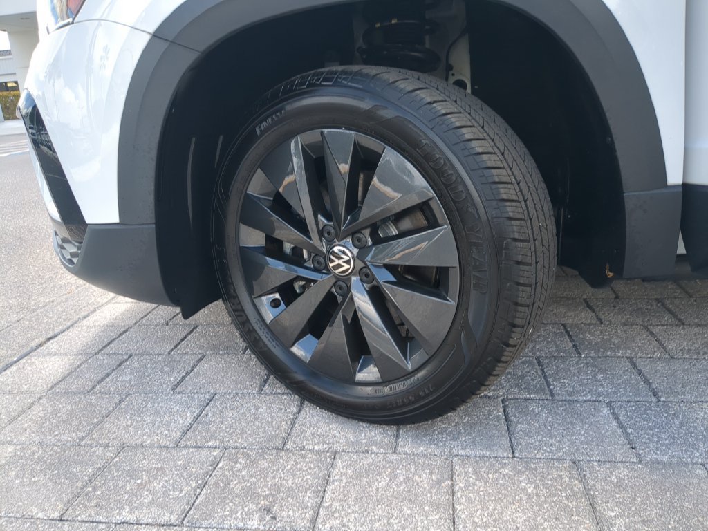 Certified 2023 Volkswagen Taos S FWD image 30