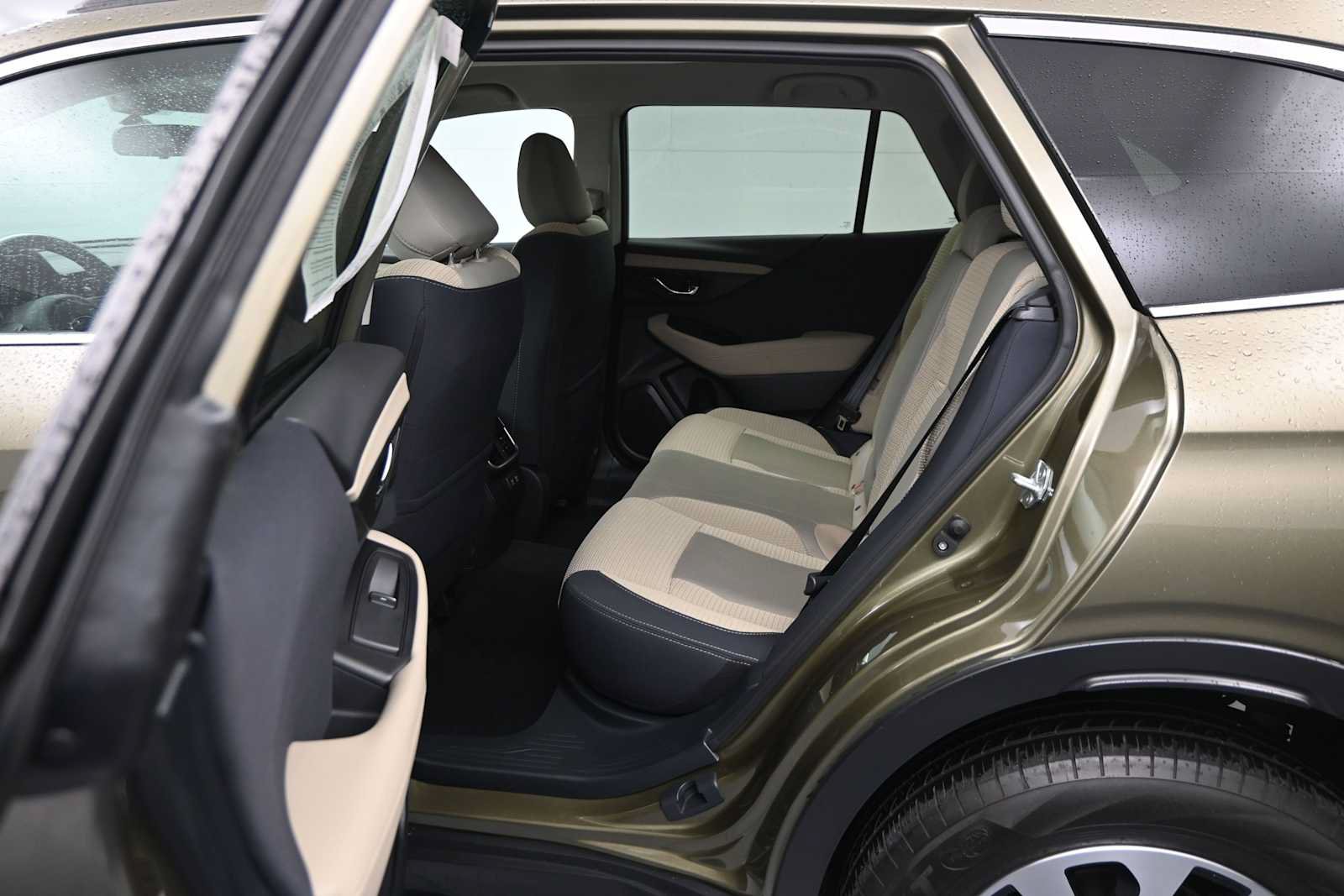 Used 2022 Subaru Outback Premium AWD/4WD image 7